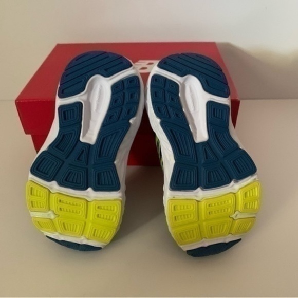 NIB. NEW BALANCE Kids’ 680 Athletic Sneaker - Picture 7 of 7